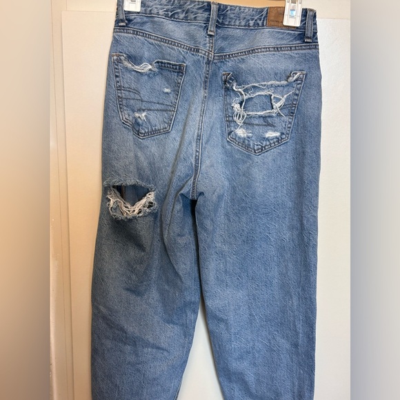 American Eagle 0 Short Mom Jean - Picture 2 of 2
